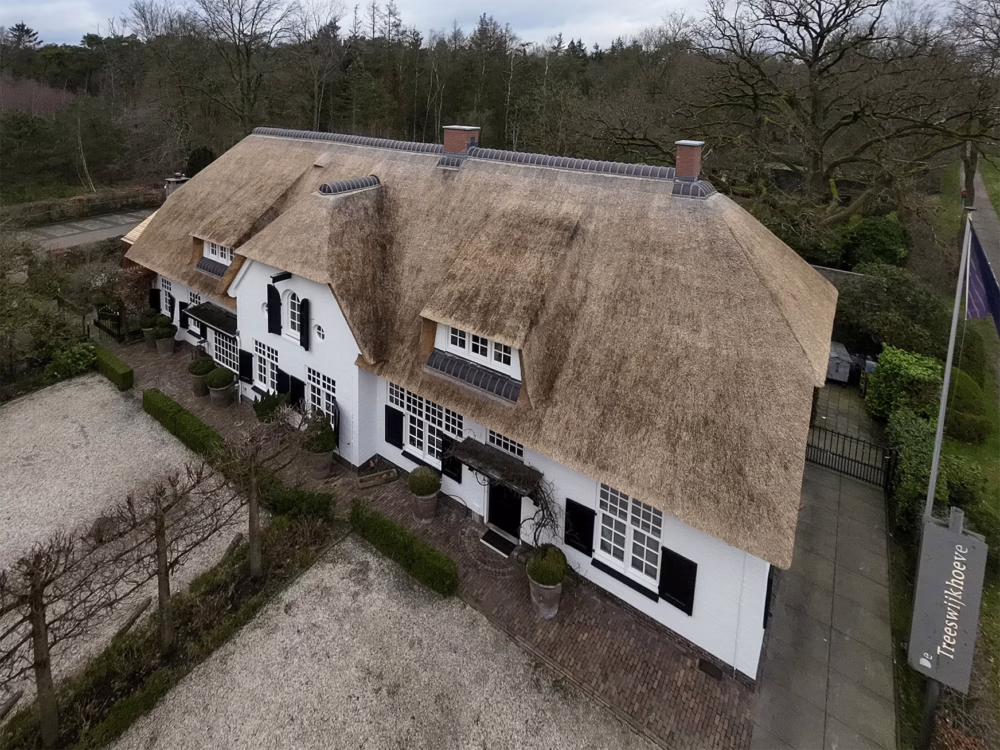 Baken Bouw realiseert bijzondere dakrenovatie bij sterrenrestaurant De Treeswijkhoeve